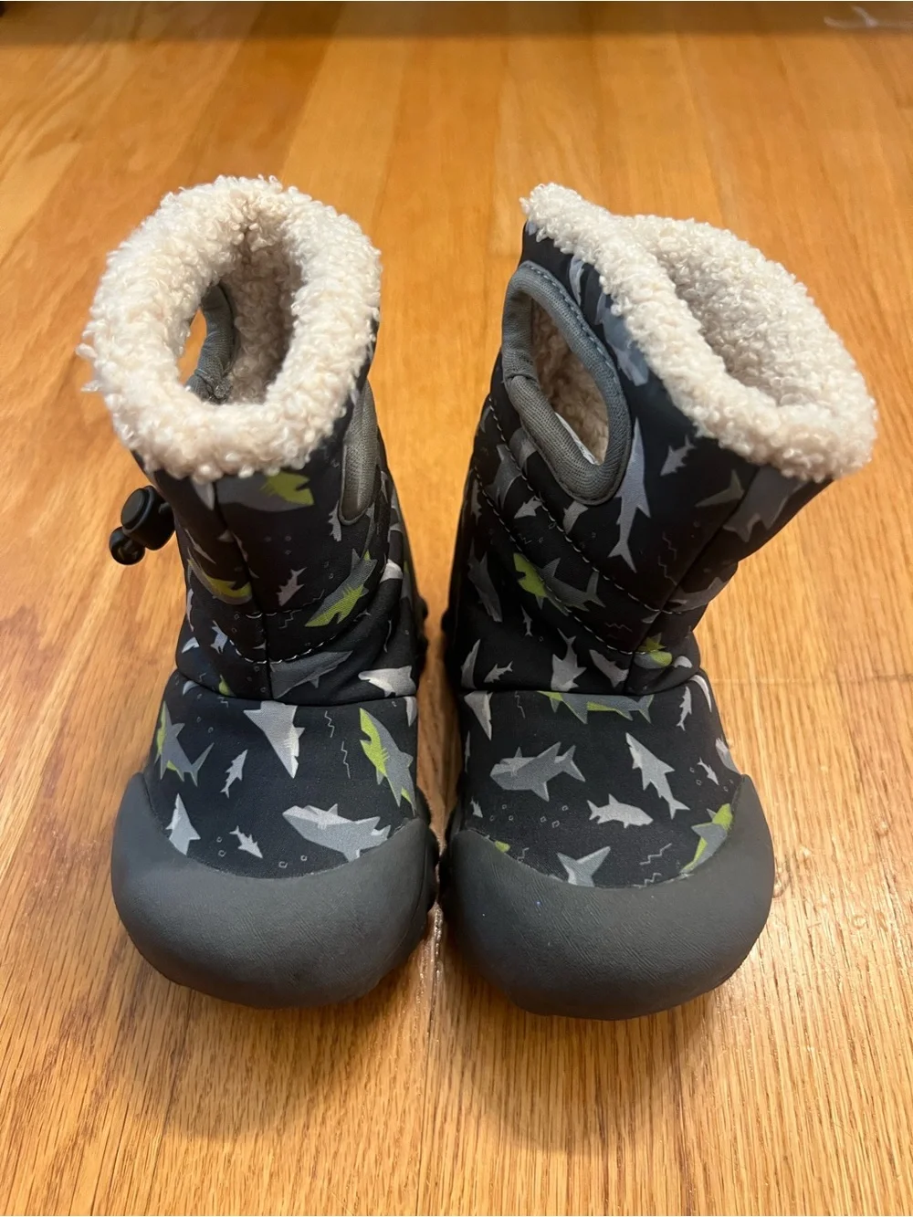 Bogs Kids Gray Shark-Print Waterproof Winter Boots with Faux Fur
